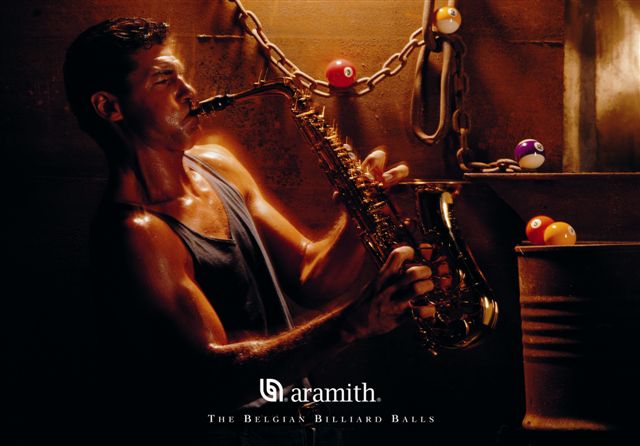 Kulečníkový plakát Aramith, Hráč na saxofon a pool